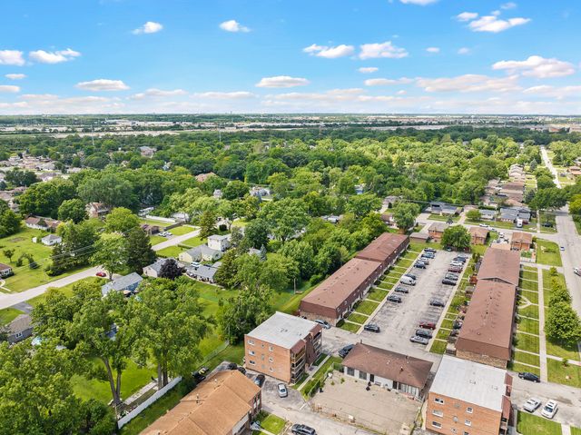 7610 S 88th Court 2N, Justice, IL 60458