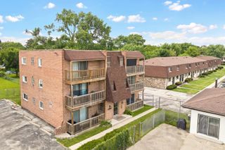7610 S 88th Court 2N, Justice, IL 60458