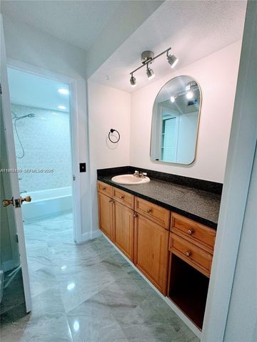 8000 Lagos De Campo Blvd A-105, Tamarac, FL 33321