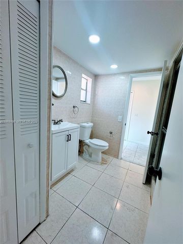 8000 Lagos De Campo Blvd A-105, Tamarac, FL 33321