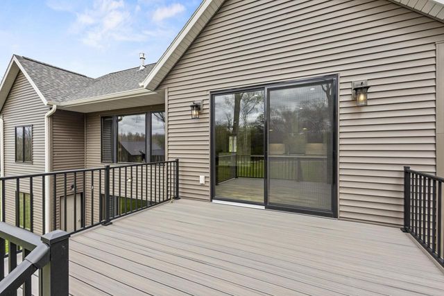 433 Evensong Way, Green Lake, WI 54941