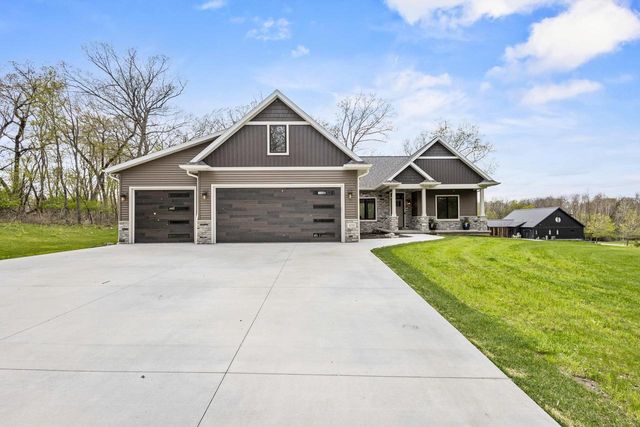 433 Evensong Way, Green Lake, WI 54941