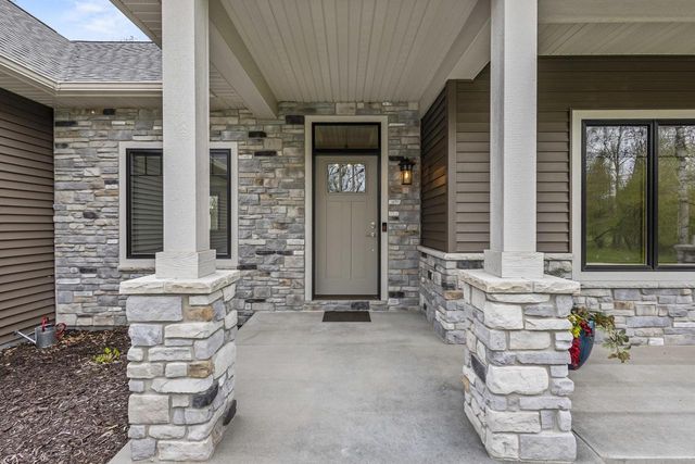 433 Evensong Way, Green Lake, WI 54941