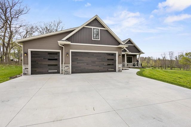 433 Evensong Way, Green Lake, WI 54941