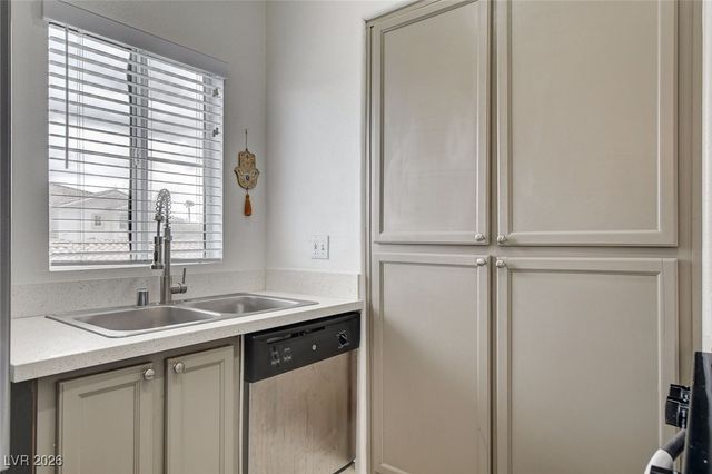 1401 Red Crest Lane 201, Las Vegas, NV 89144