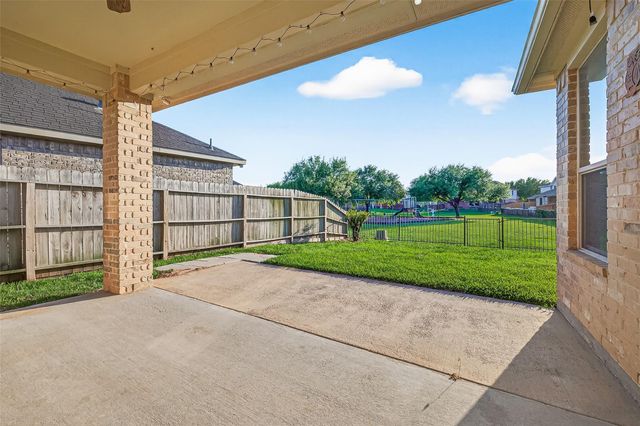 2019 Preston Park, Rosenberg, TX 77471