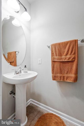 43668 MCDOWELL SQ, Leesburg, VA 20176