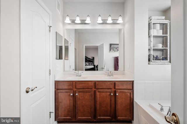 43668 MCDOWELL SQ, Leesburg, VA 20176