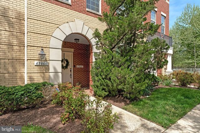 43668 MCDOWELL SQ, Leesburg, VA 20176