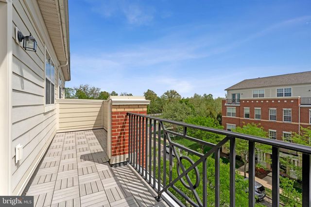 43668 MCDOWELL SQ, Leesburg, VA 20176