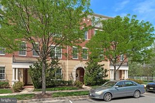 43668 MCDOWELL SQ, Leesburg, VA 20176