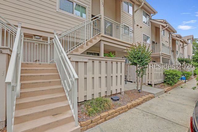 15 Deallyon Ave Apt 100, Hilton Head Island, SC 29928