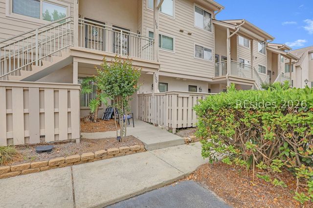 15 Deallyon Ave Apt 100, Hilton Head Island, SC 29928