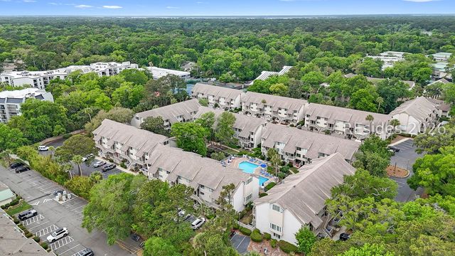 15 Deallyon Ave Apt 100, Hilton Head Island, SC 29928