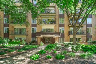 445 N Park Boulevard 3F, Glen Ellyn, IL 60137