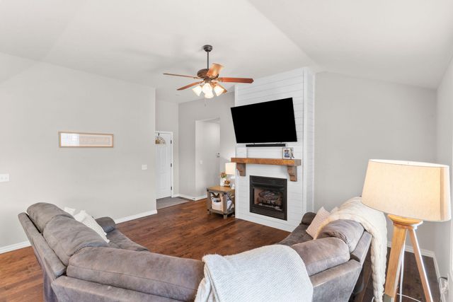 696 N Montego Street, Nixa, MO 65714