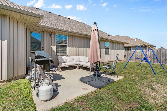 696 N Montego Street, Nixa, MO 65714