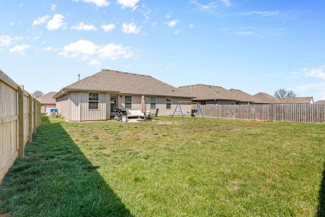 696 N Montego Street, Nixa, MO 65714