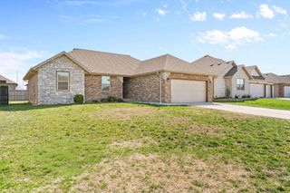 696 N Montego Street, Nixa, MO 65714