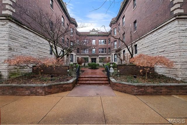 377 N Taylor Avenue 3N, St Louis, MO 63108