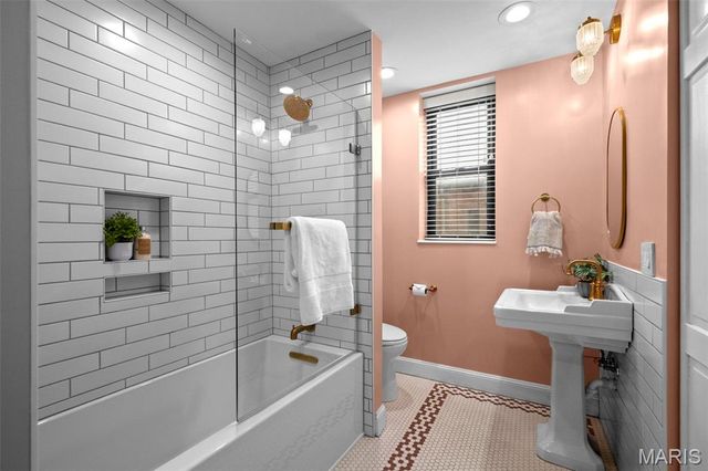 377 N Taylor Avenue 3N, St Louis, MO 63108