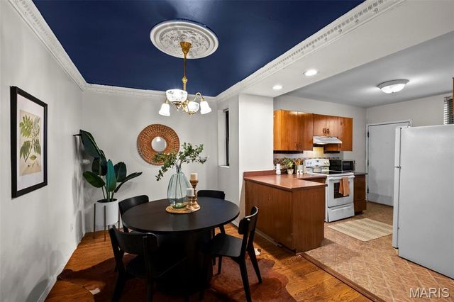 377 N Taylor Avenue 3N, St Louis, MO 63108