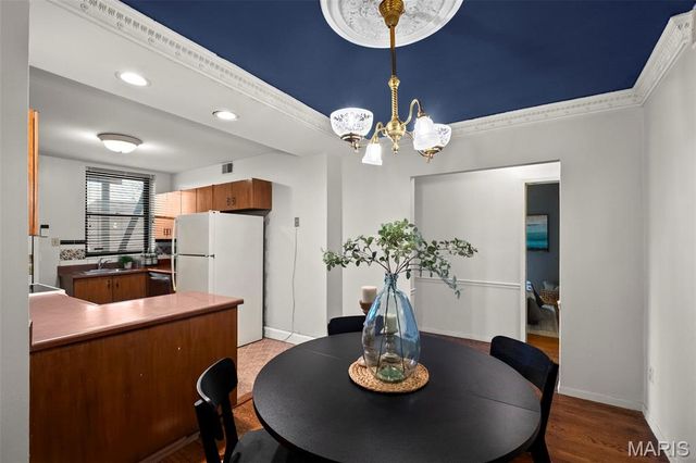 377 N Taylor Avenue 3N, St Louis, MO 63108