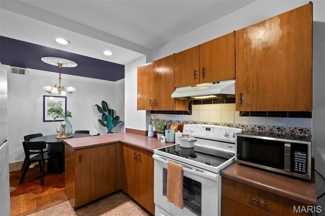 377 N Taylor Avenue 3N, St Louis, MO 63108