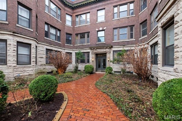 377 N Taylor Avenue 3N, St Louis, MO 63108