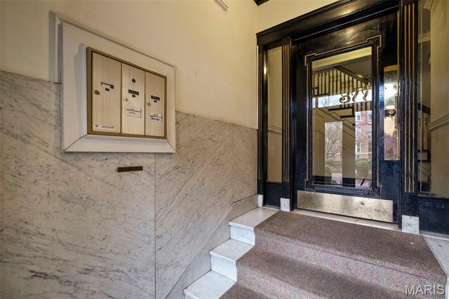 377 N Taylor Avenue 3N, St Louis, MO 63108