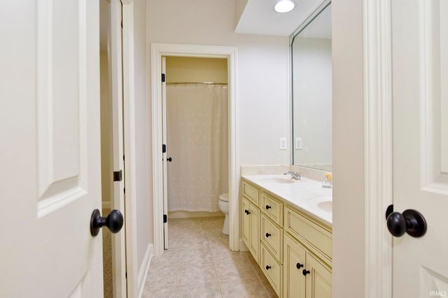 1528 Victoria Green Boulevard, Evansville, IN 47715