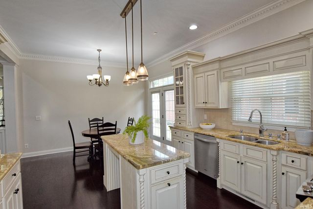 1528 Victoria Green Boulevard, Evansville, IN 47715