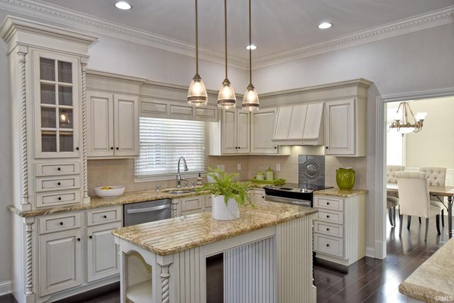 1528 Victoria Green Boulevard, Evansville, IN 47715