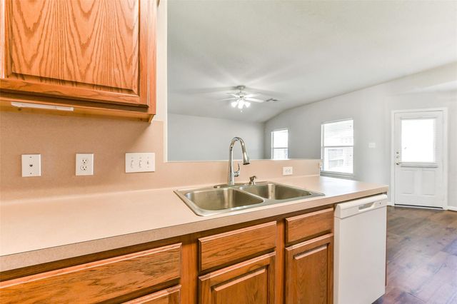 3863 Silverhawk Drive, Katy, TX 77449