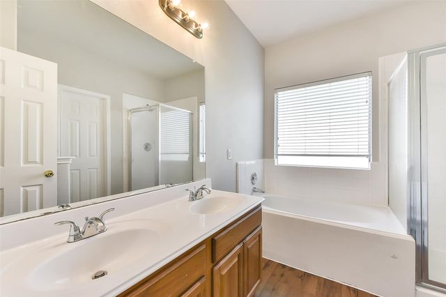 3863 Silverhawk Drive, Katy, TX 77449