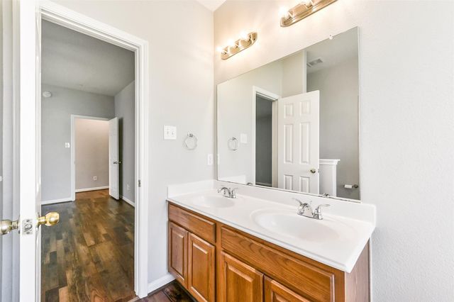 3863 Silverhawk Drive, Katy, TX 77449