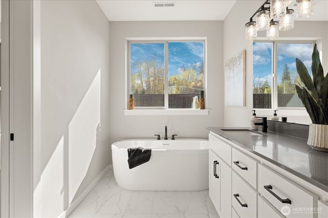 135 SE Airedale Ave, La Center, WA 98629