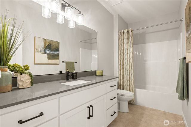 135 SE Airedale Ave, La Center, WA 98629