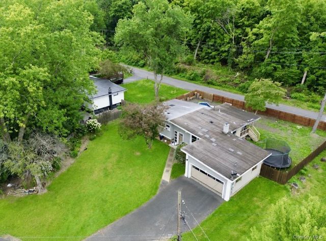 16 Exeter Road, Poughkeepsie, NY 12603