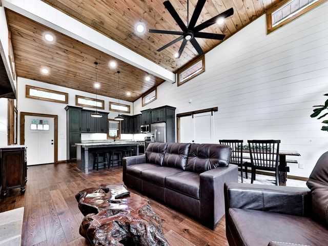 312 Campbell Camp Circle, Blue Ridge, GA 30513