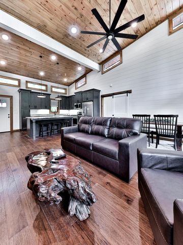 312 Campbell Camp Circle, Blue Ridge, GA 30513