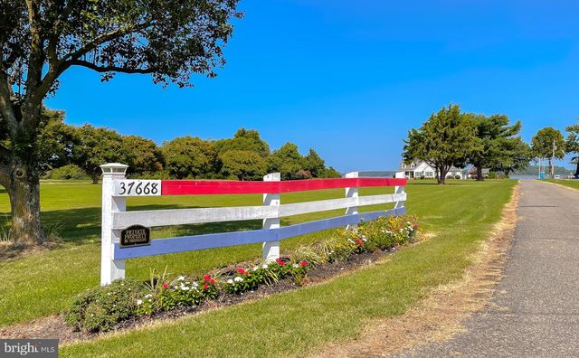 37668 WATERLOO RD, Coltons Point, MD 20626