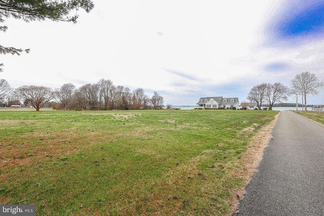 37668 WATERLOO RD, Coltons Point, MD 20626