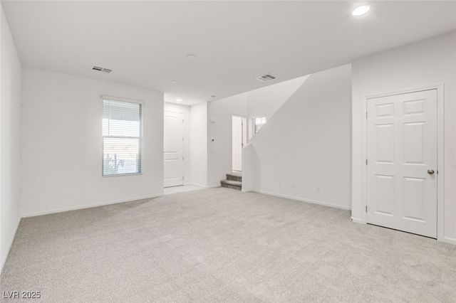 11680 Hamilton Lake Avenue, Las Vegas, NV 89138