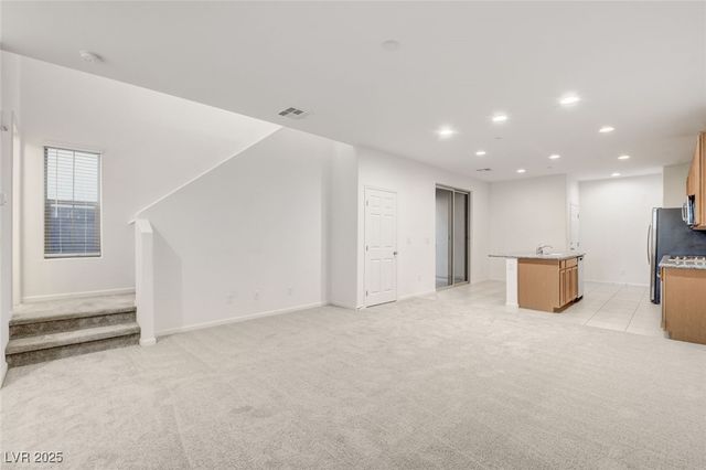 11680 Hamilton Lake Avenue, Las Vegas, NV 89138