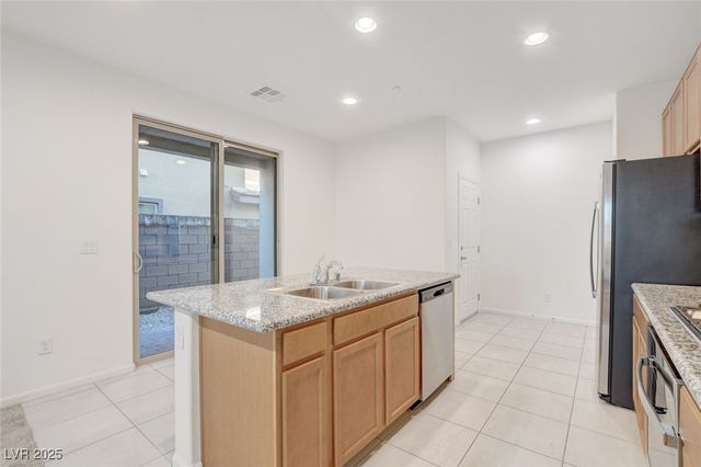 11680 Hamilton Lake Avenue, Las Vegas, NV 89138