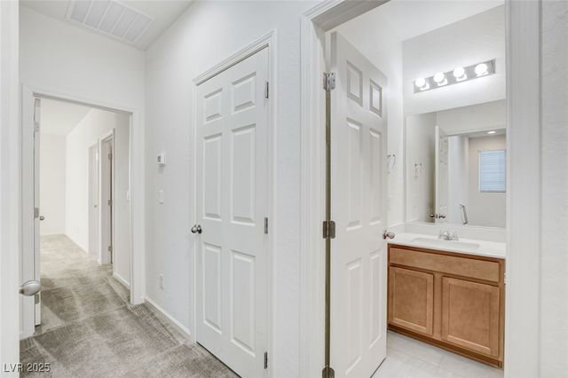 11680 Hamilton Lake Avenue, Las Vegas, NV 89138