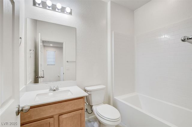 11680 Hamilton Lake Avenue, Las Vegas, NV 89138