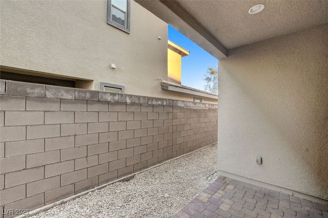 11680 Hamilton Lake Avenue, Las Vegas, NV 89138