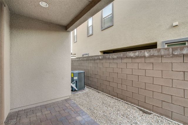 11680 Hamilton Lake Avenue, Las Vegas, NV 89138